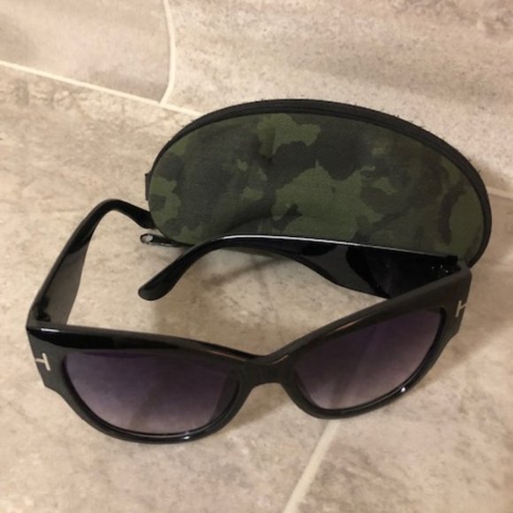 Accessories - Black/Purple Tinted Sunglasses with Case EUC
